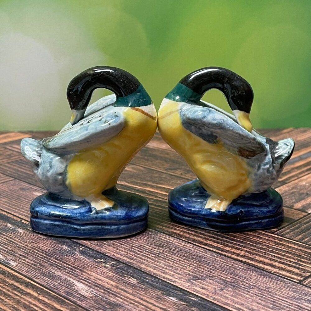 Vintage 1940-1950s Duck or Geese Salt & Pepper Shakers